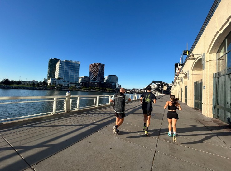 Runners on the San Francisco waterfront